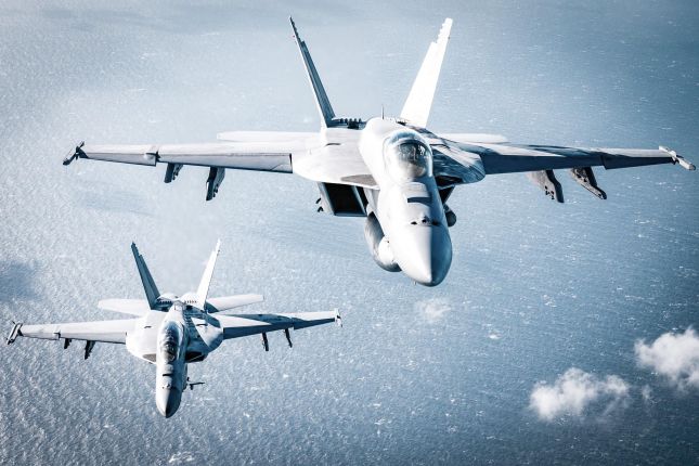 Наблюдавани са дронове над военни обекти в Дания, което увеличи опасенията за сигурността в Европа.