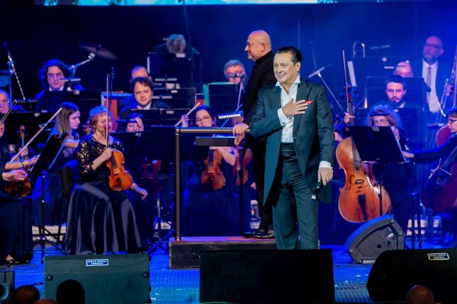 Разградската филхармония и Васил Петров с концерт във Варна тази вечер