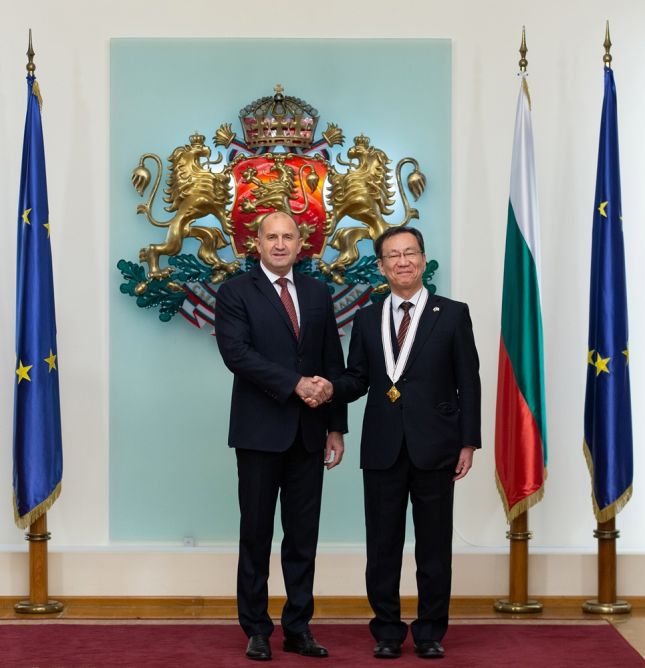 Японският посланик получи орден „Мадарски конник“ от президент Радев