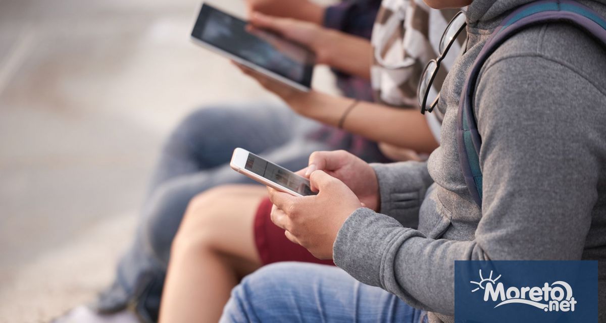 Аника Уелс заяви, че Австралия не ще устъпи на натиска от страна на технологичните фирми във връзка със забраната в социалните медии.