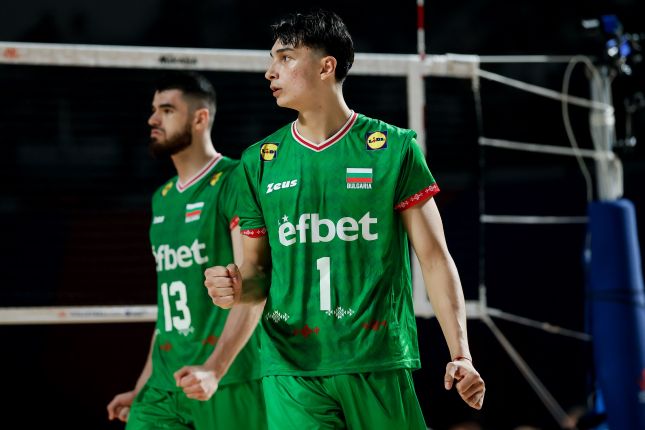 Симеон Николов заема шесто място в световната класация на Volleyball World, където беше оценен като №6.