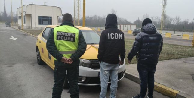 Гранична полиция откри нов метод за трансфер на пари към Румъния, като задържа над 43 хиляди лева, скрити в дамски чорап.