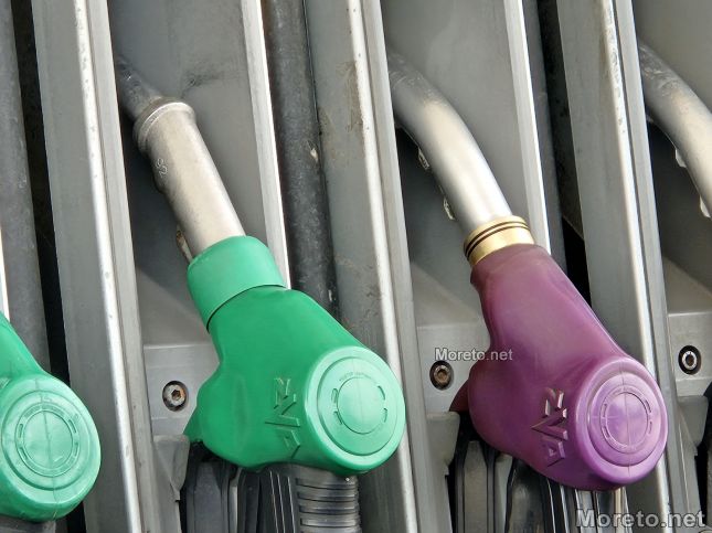 Гюров заяви, че доставките на горива продължават без проблеми и наличностите са в достатъчно количество.